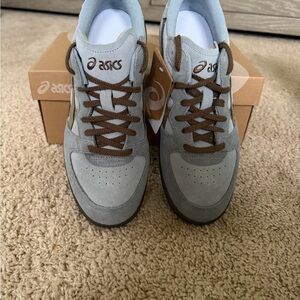 NWT ASICS Women’s Gray and Brown Sneakers